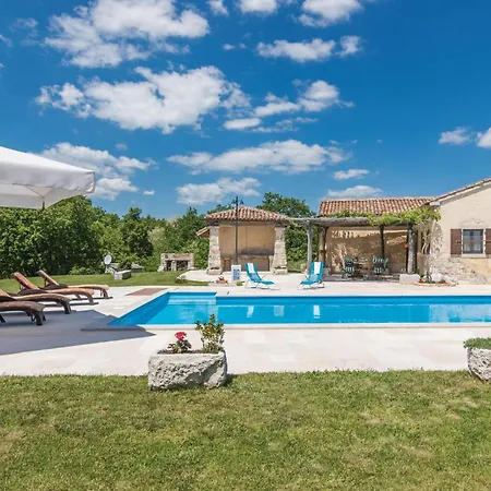 Gorgeous In Ferienhaus Pazin